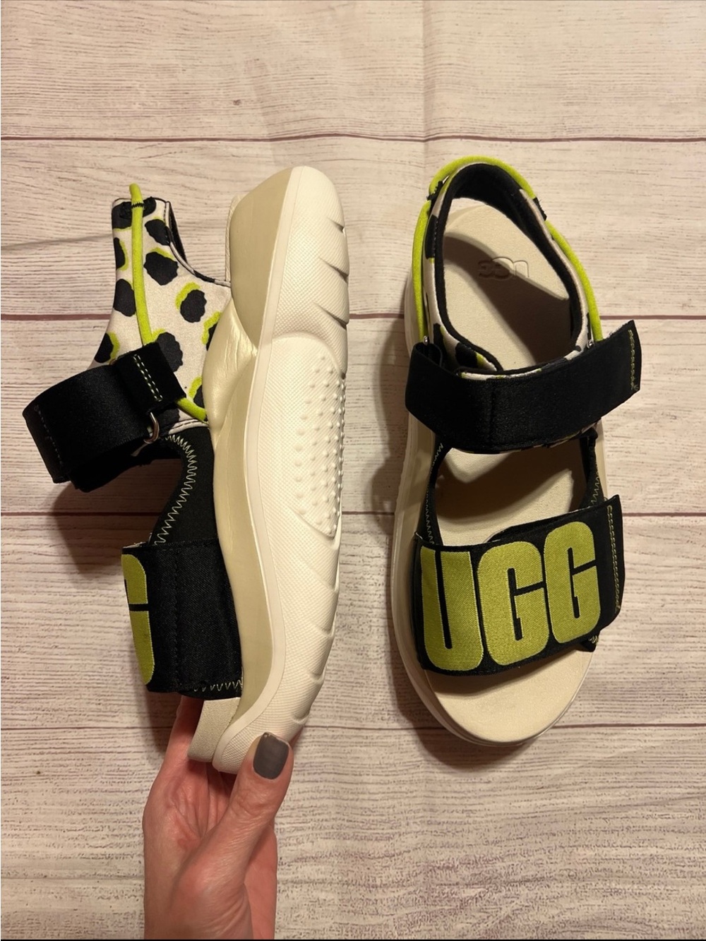 Ugg treadlite cloud sandal size 9.5